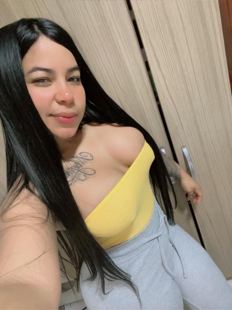 611333855: Chica busca chico en Sevilla