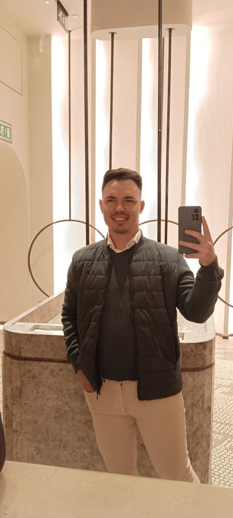 673387144: Chico busca chica en Málaga