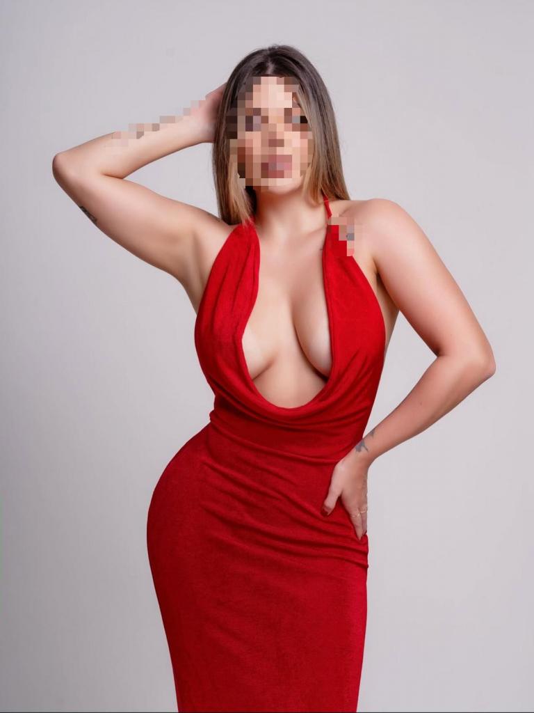 742095371: Chica busca chico en Sevilla