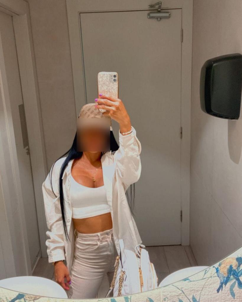 643856540: Chica busca chico en La Coruña