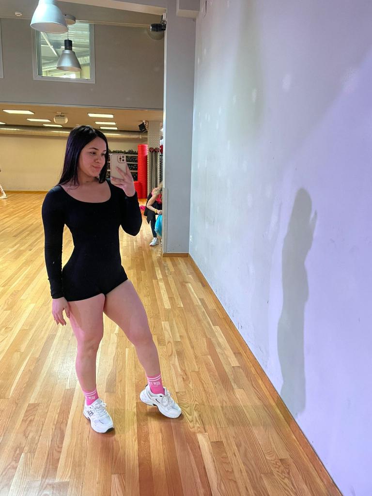 633400597: Chica busca chico en Ibiza