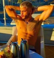 672808766: Chico busca chica en Barcelona