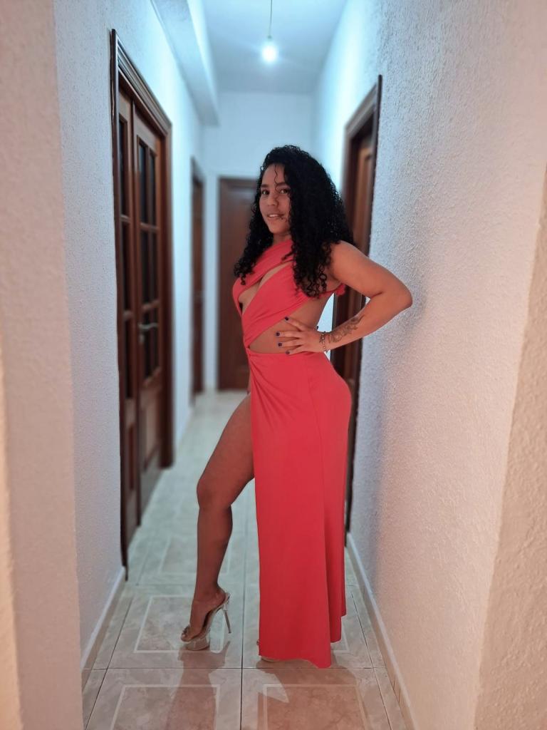 Chica busca chico en Almería: 