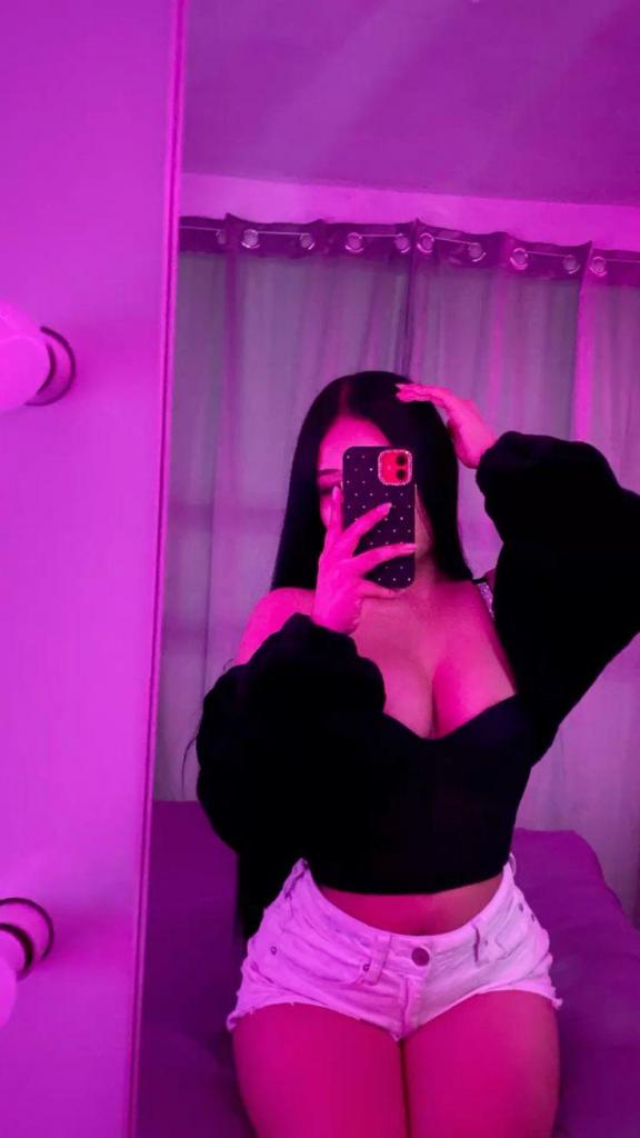 Chica busca chico en Ibiza: 