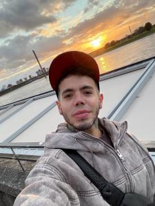 634400019: Chico busca chica en Alicante