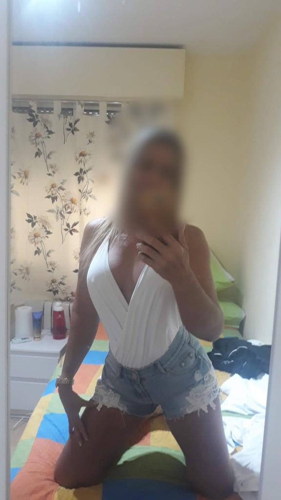 614825364: Chica busca chico en Cádiz