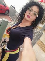 613773886: Chica busca chico en Pontevedra