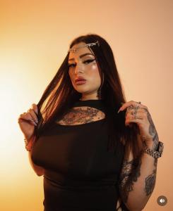 698950757: Chica busca chico en Murcia