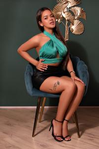 612224048: Chica busca chico en Barcelona