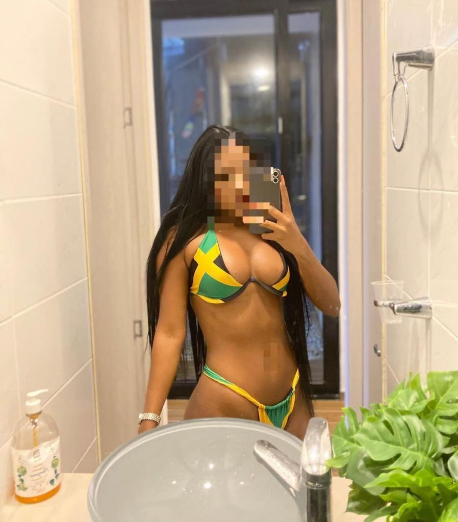 642192491: Chica busca chico en León