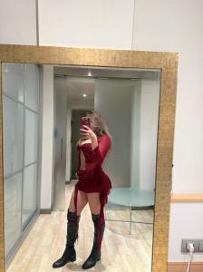 667601459: Chica busca chico en Barcelona