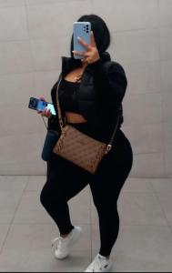 670319531: Chica busca chico en Granada