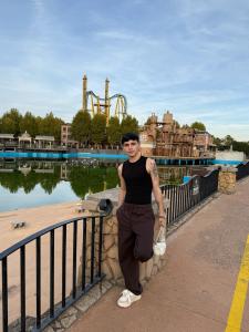 617751173: Chico busca chica en Barcelona