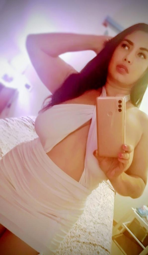 611217674: Chica busca chico en Pontevedra