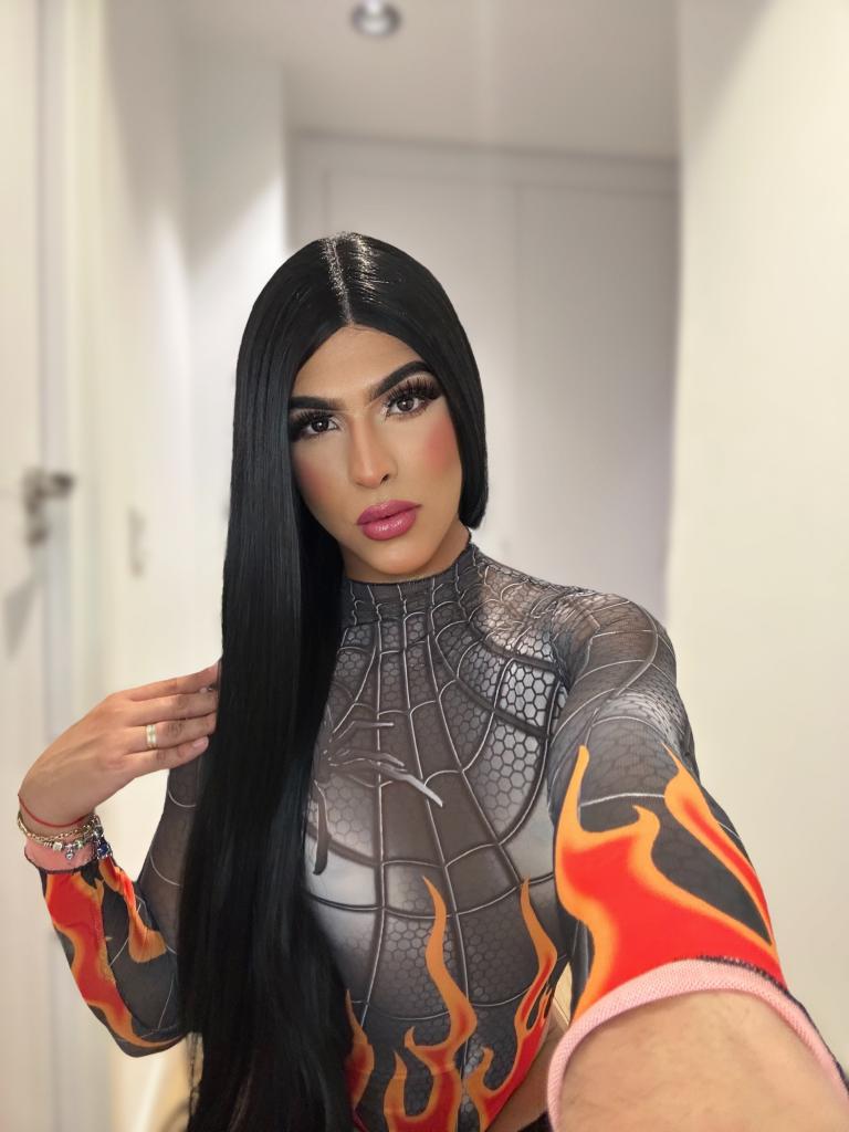 670585602: Travesti en Cuenca