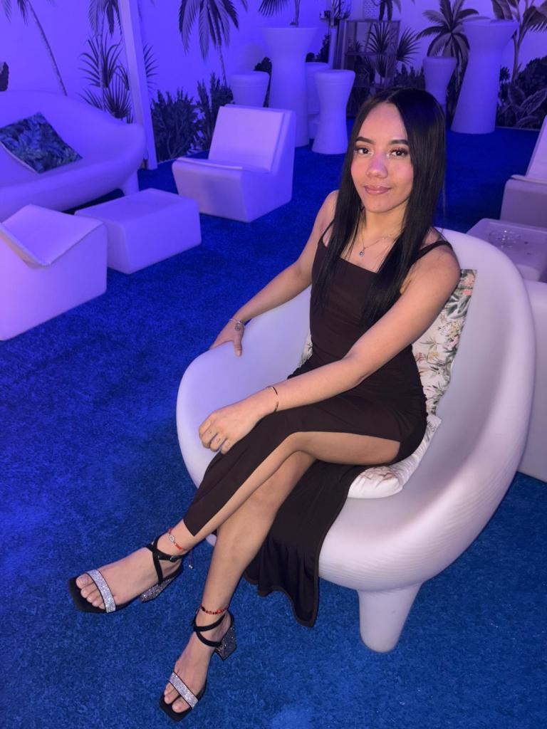 Chica busca chico en Ibiza: 