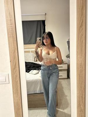 613816867: Chica busca chico en Sevilla