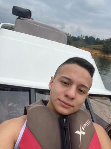 664093531: Chico busca chica en Madrid