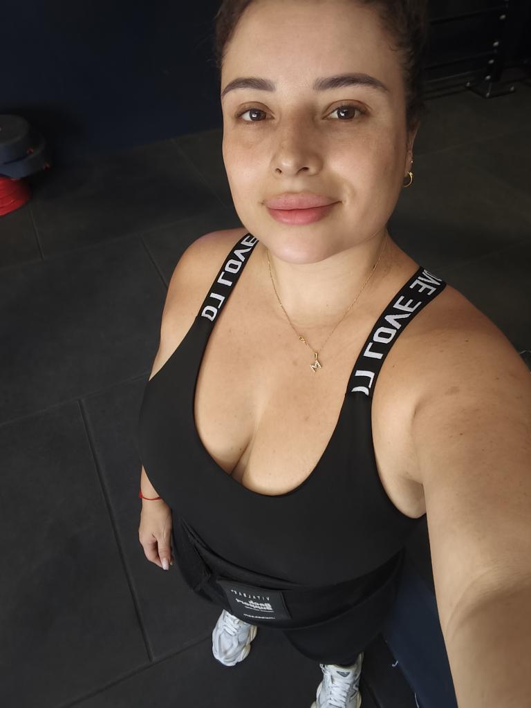 637956898: Chica busca chico en Málaga