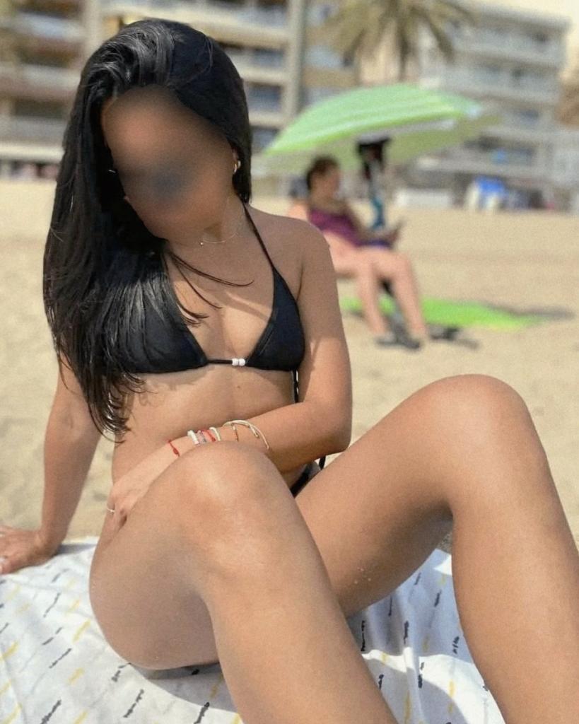 633031282: Chica busca chico en Barcelona