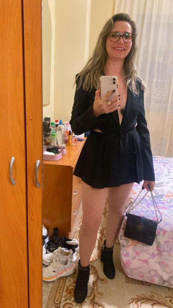 634156807: Chica busca chico en La Coruña