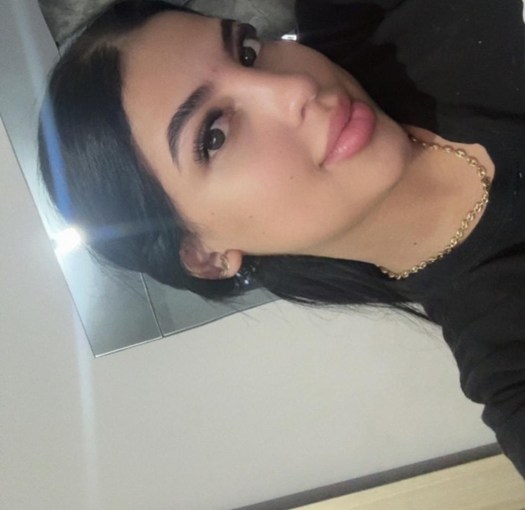 631727041: Chica busca chico en Cádiz