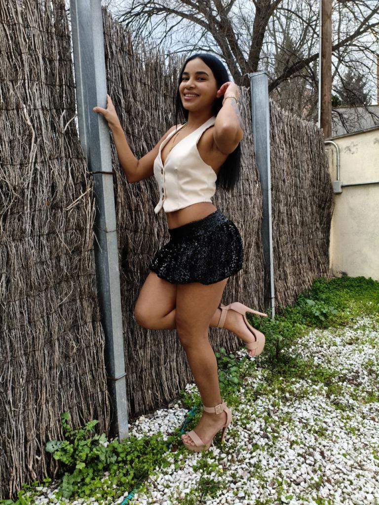 615594626: Chica busca chico en Madrid