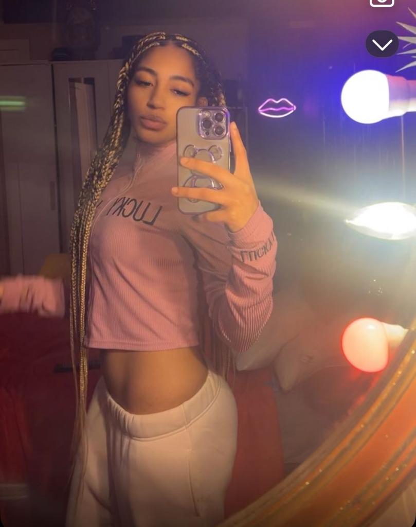 637011176: Chica busca chico en Mallorca