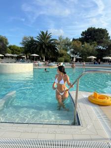 643740405: Chica busca chico en Almería