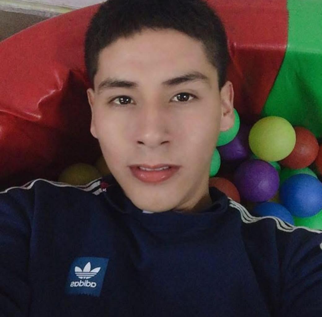 614040129: Chico busca chica en Sevilla