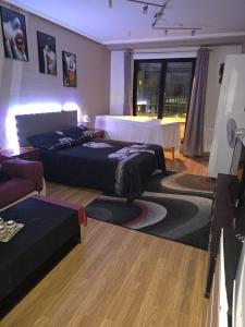 673664572: Chica busca chico en León