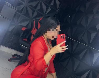 617352440: Chica busca chico en Barcelona