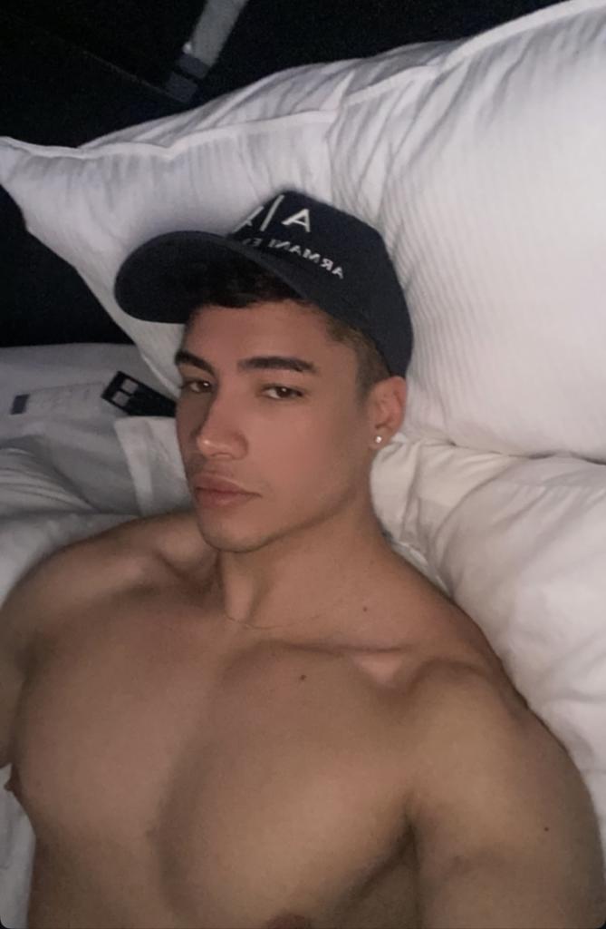 664378008: Chico busca chica en Madrid