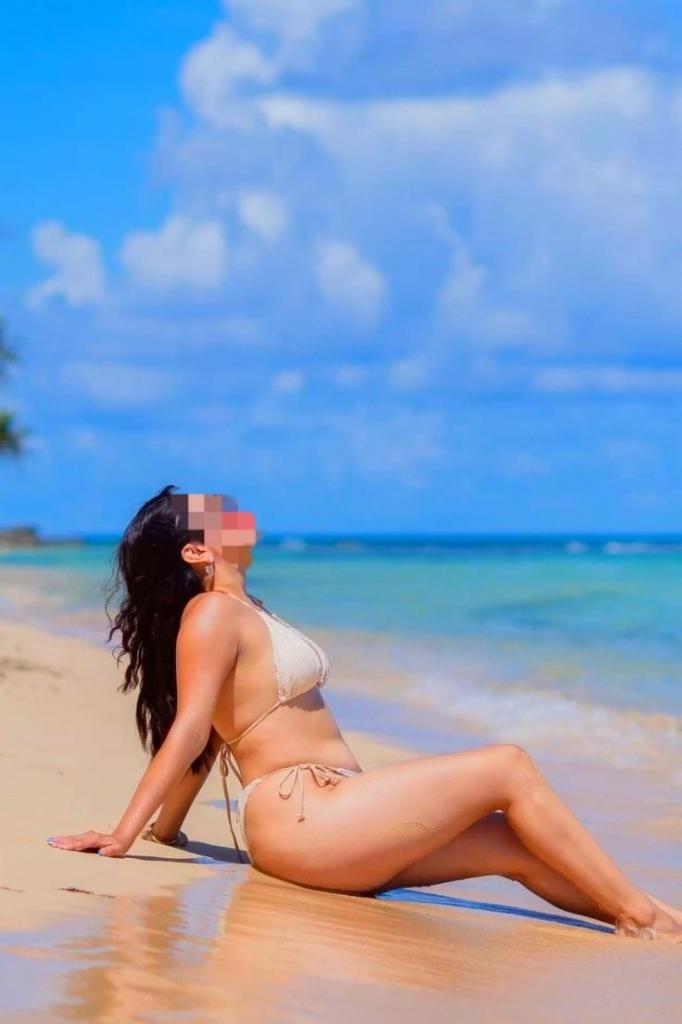 631844041: Chica busca chico en Cantabria