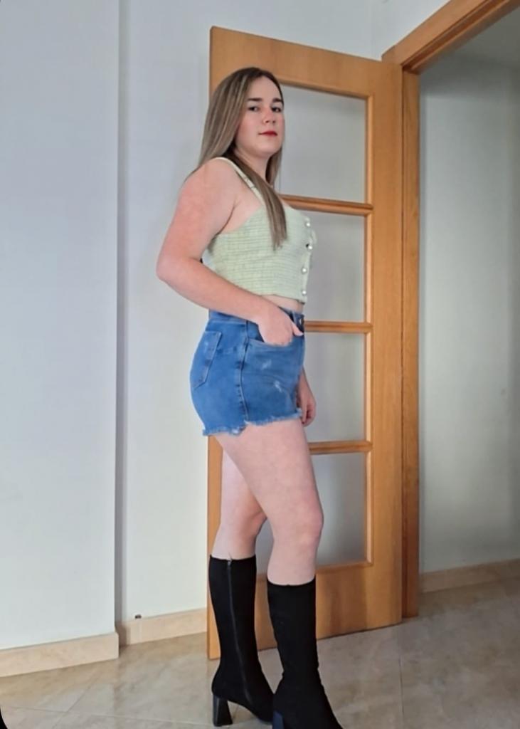 632989141: Chica busca chico en Soria