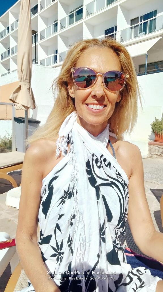 665934141: Chica busca chico en Sevilla