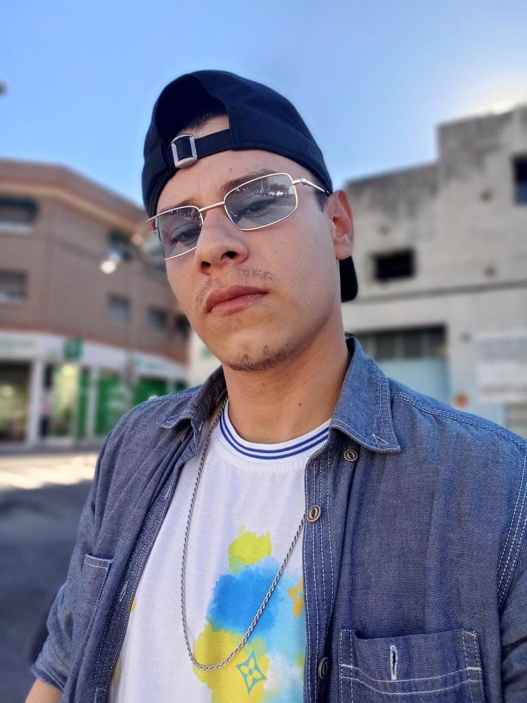 610322546: Chico busca chica en Madrid