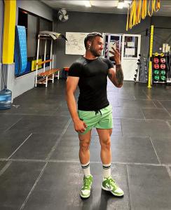 612561084: Chico busca chica en Madrid