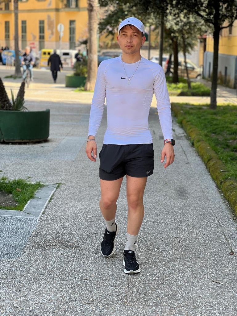 642607035: Chico busca chica en Valencia