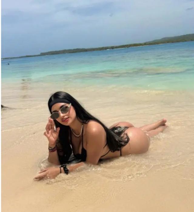 613763289: Chica busca chico en La Coruña