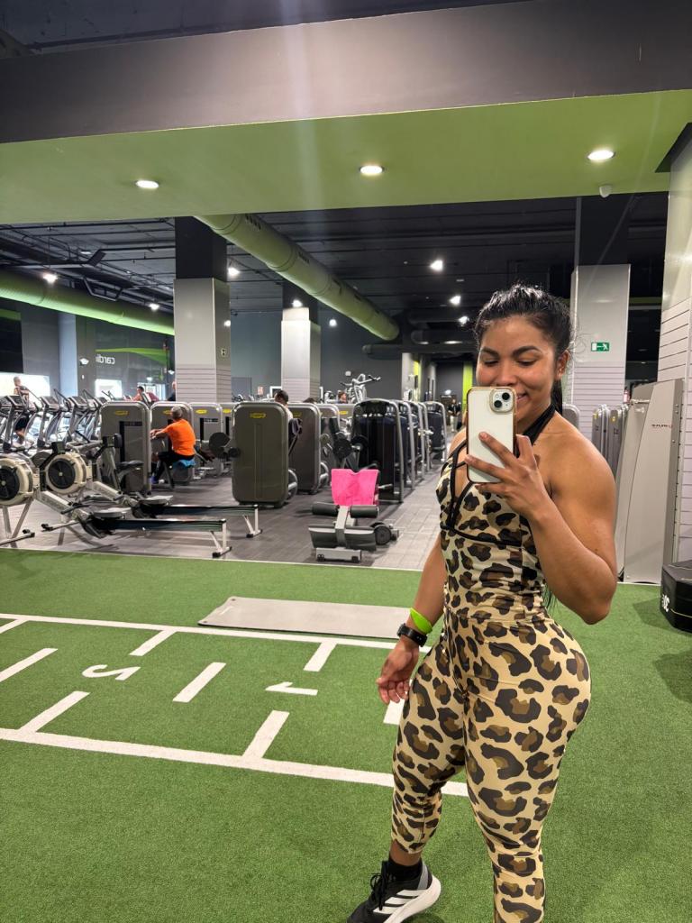 631885968: Chica busca chico en Zaragoza