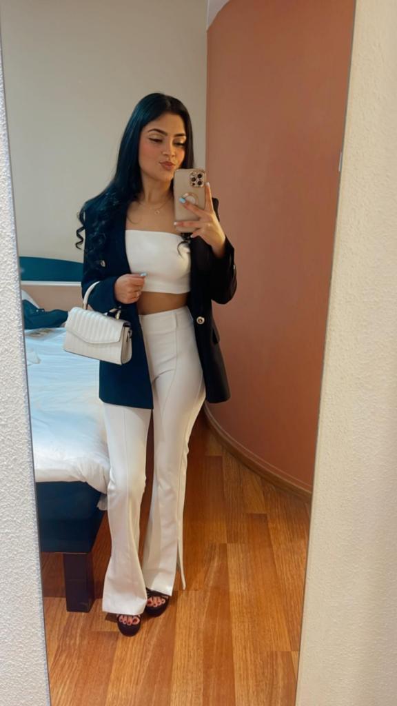 Chica busca chico en Alicante: Chica busca chico