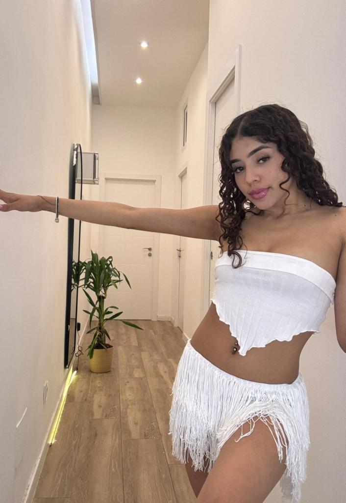 603146373: Chica busca chico en Barcelona