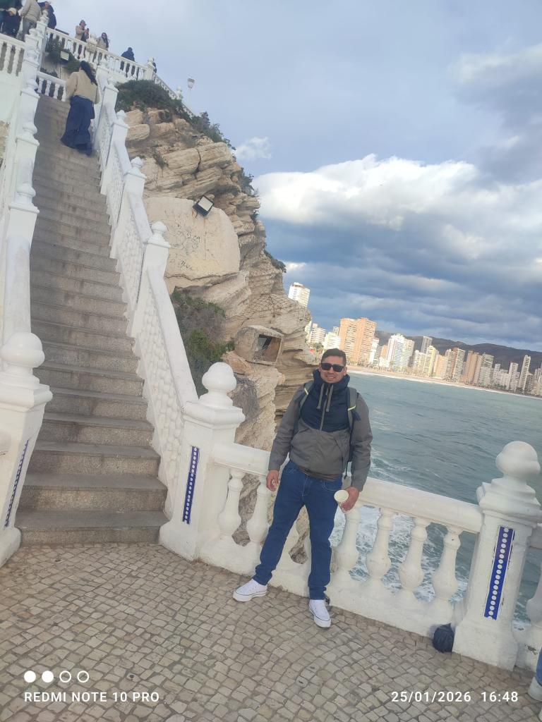 624103098: Chico busca chica en Alicante