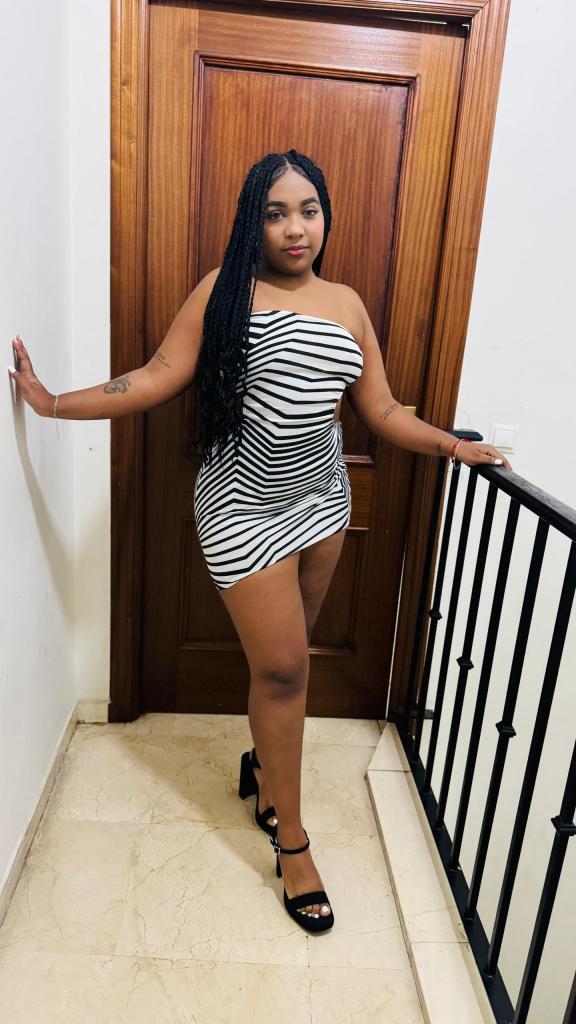 672128636: Chica busca chico en Sevilla