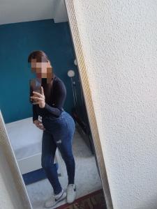 679234236: Chica busca chico en Madrid
