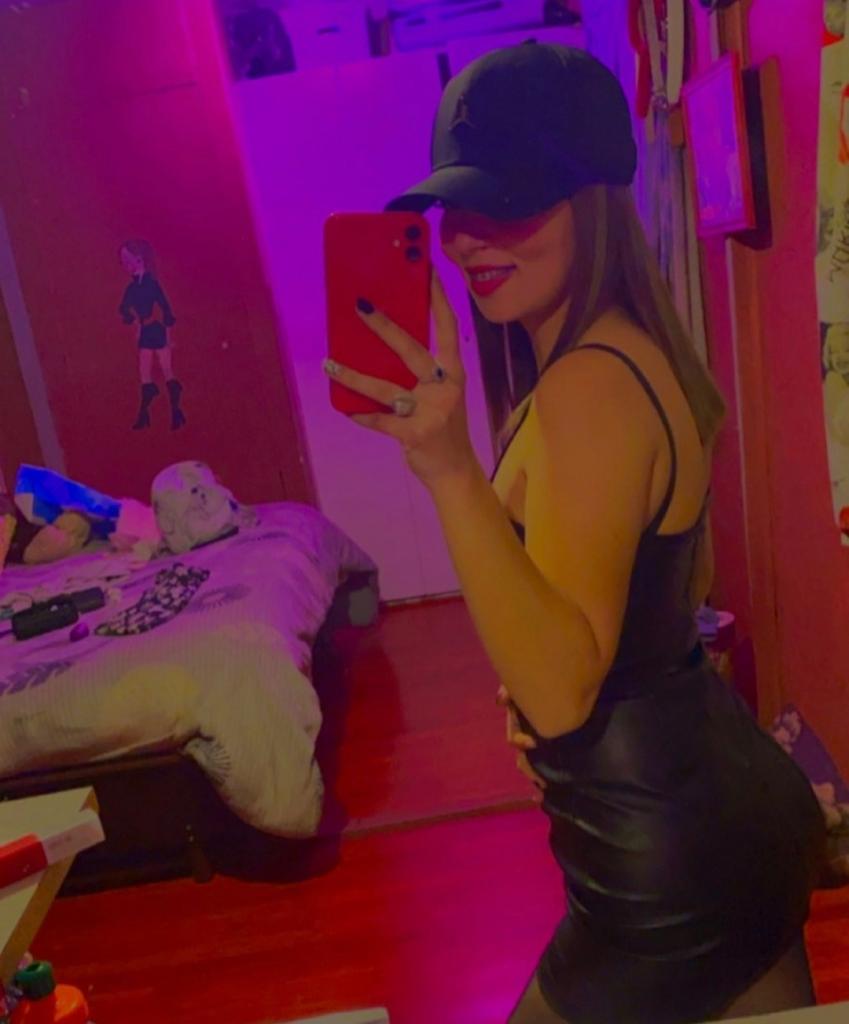 Chica busca chico en Almería: 