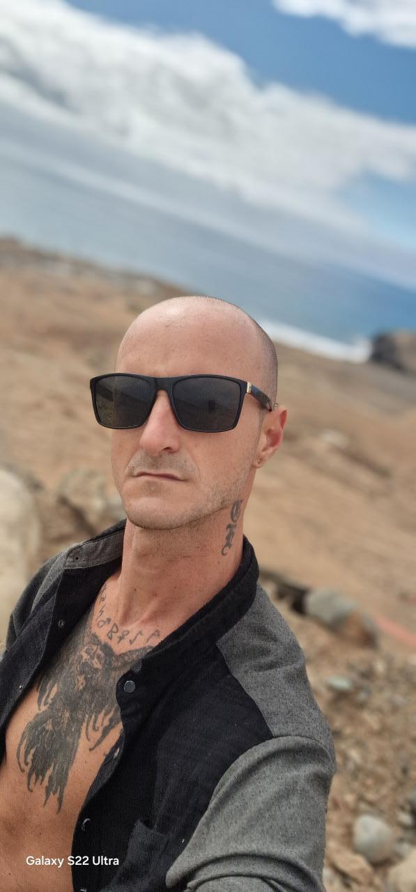 Chico busca chica en Las Palmas: 