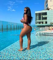 631459615: Chica busca chico en Barcelona