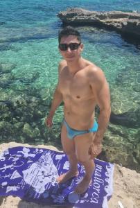 643758549: Chico busca chica en Barcelona